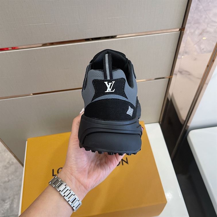 LOUIS VUITTON RUNNER TATIC SNEAKER – LVS026