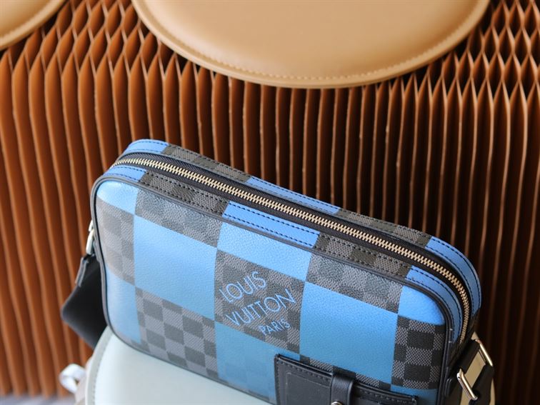 LOUIS VUITTON ALPHA MESSENGER DAMIER GRAPHITE GIANT BLUE – LVB044