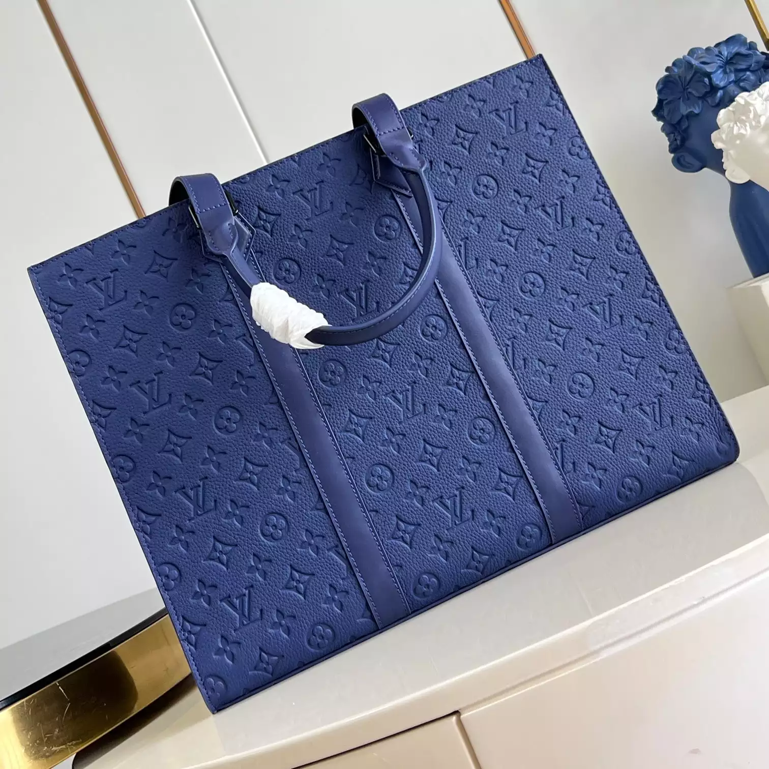 SAC PLAT 24H SAPPHIRE TAURILLON MONOGRAM LEATHER M11690 – LW328