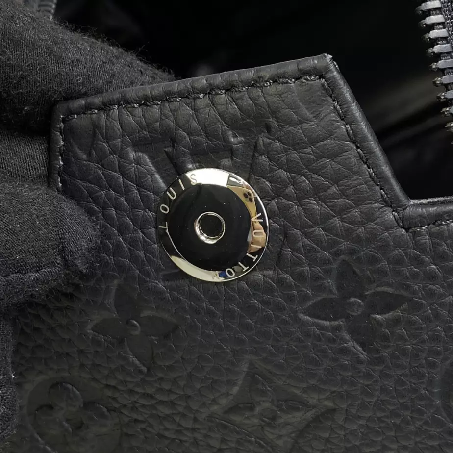 Louis Vuitton Dopp Kit Monogram Taurillon Leather – LW144