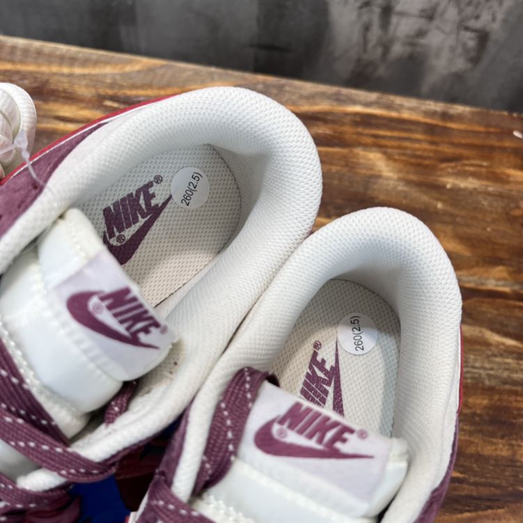 NIKE SB DUNK LOW SNEAKER – NSN007