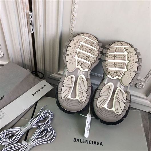 BALENCIAGA TRACK 3 SNEAKERS – BLA040
