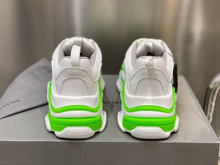 BALENCIAGA TRIPLE S 1.0 SNEAKERS IN WHITE AND GREEN – BLA022