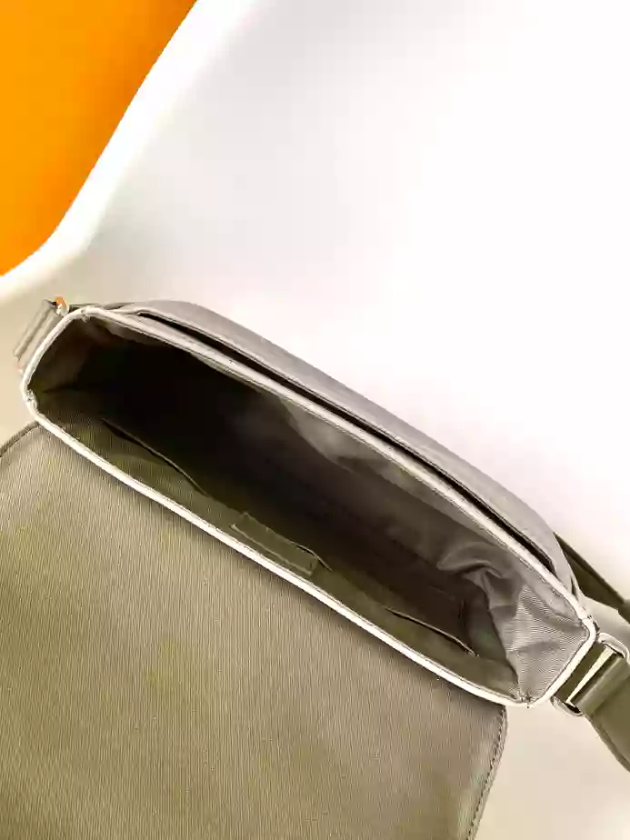 DISTRICT PM MESSENGER BAG KHAKI MONOGRAM GRADIENT CANVAS M11593 – LW284