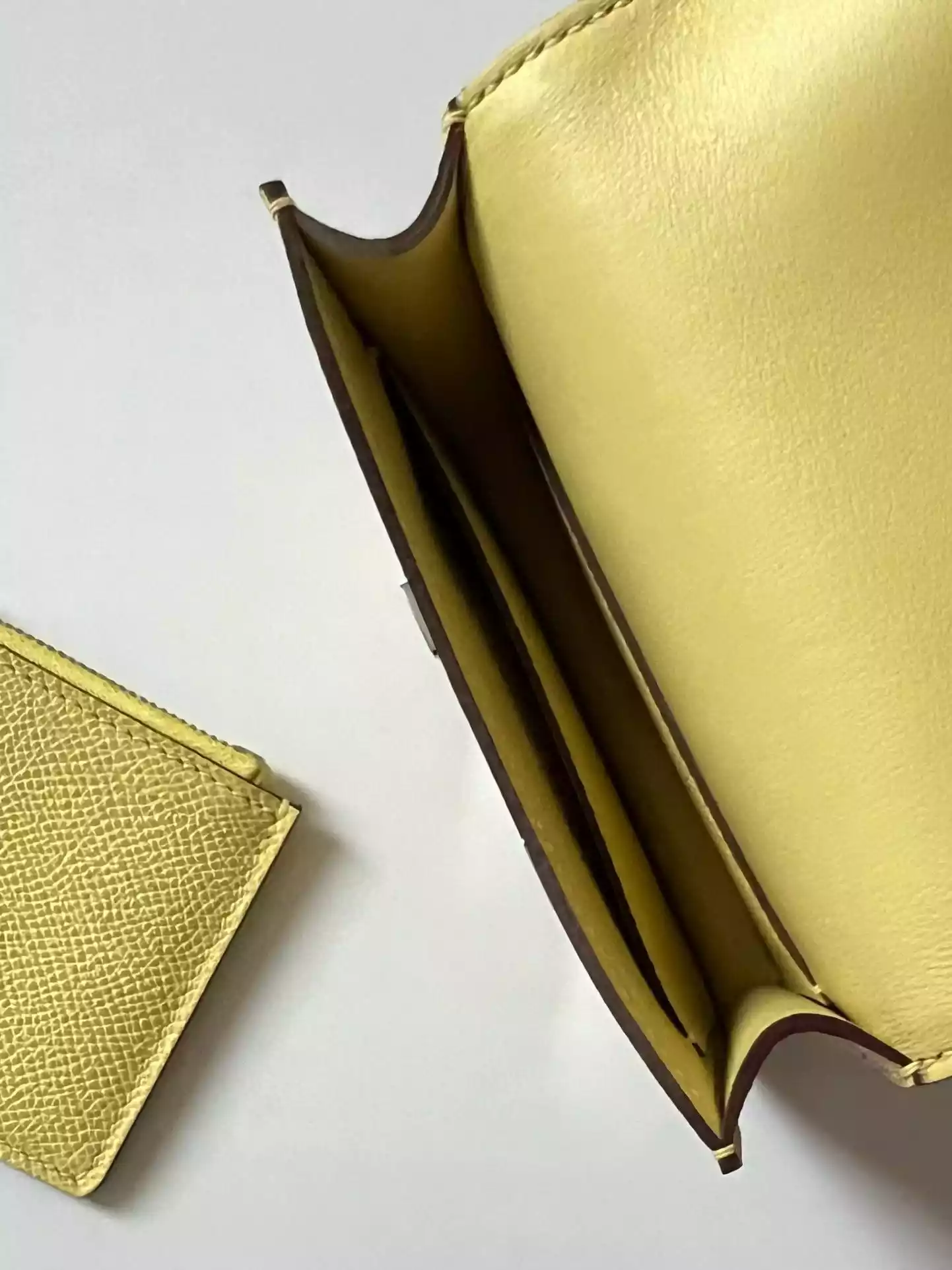 Hermes Constance Slim Wallet in Jaune Poussin Epsom Calfskin – HW163
