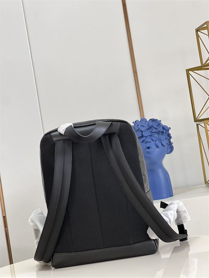 LOUIS VUITTON RACER BACKPACK – LVB014