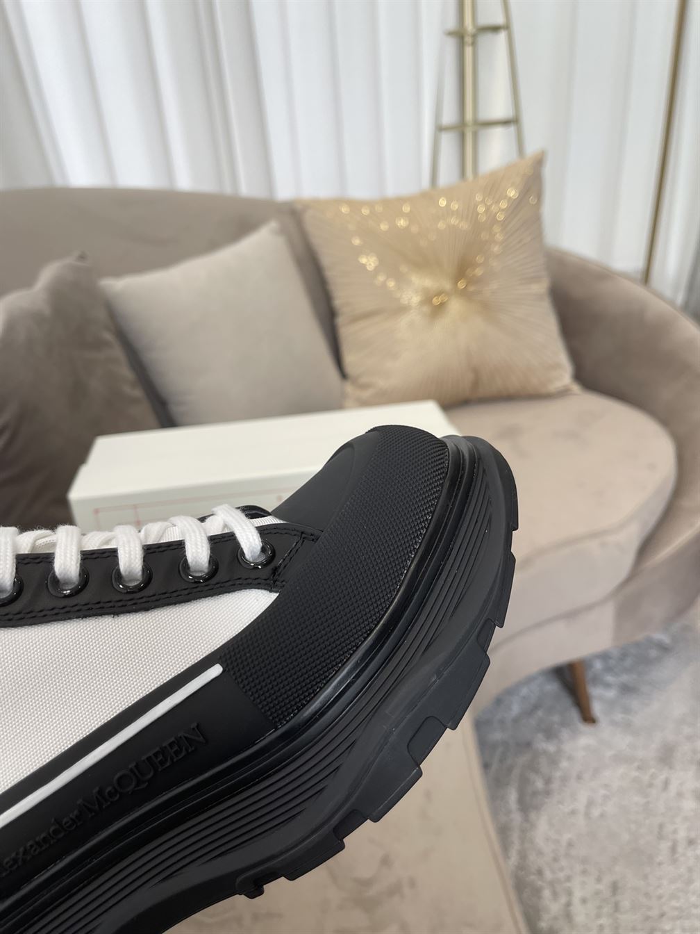 ALEXANDER MCQUEEN TREAD SLICK HIGH-TOP SNEAKERS – ALD035