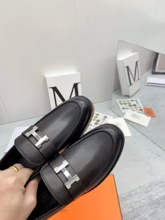 Hermes Women’s Faubourg Loafers in Black Leather – HM076