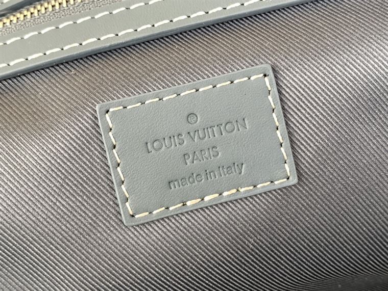 LOUIS VUITTON KEEPALL BANDOULIERE 50 – LVB052