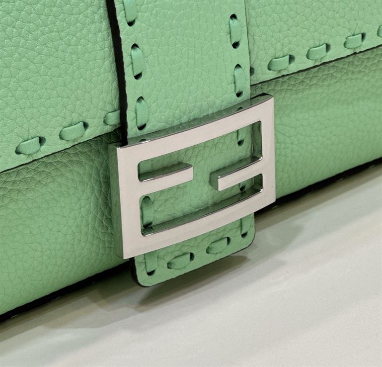 FENDI BAGUETTE GREEN SELLERIA BAG WITH OVERSIZE TOPSTITCHING – F031