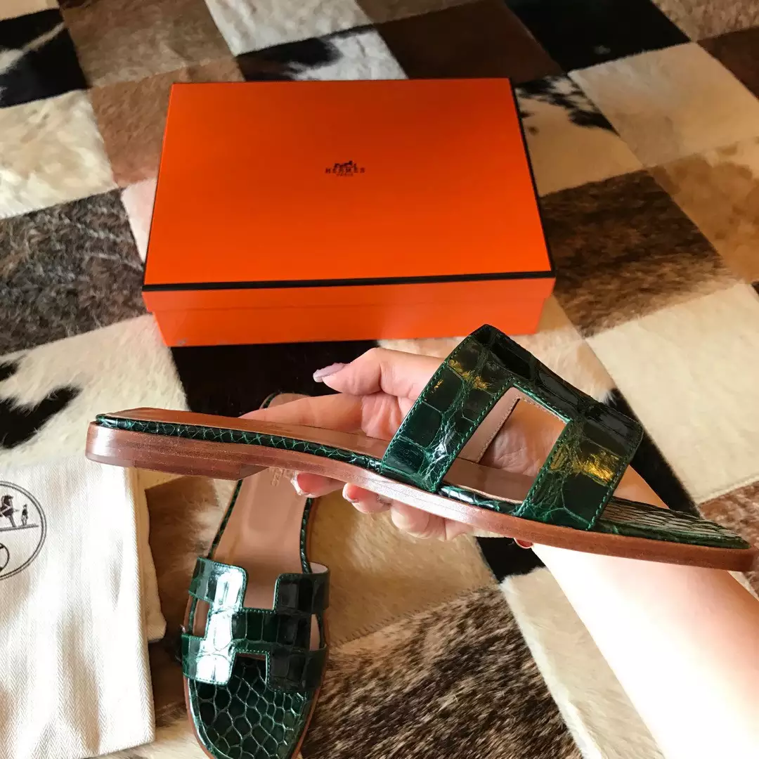 HERMES ORAN SLIDE SANDALS IN GREEN SHINY NILOTICUS CROCODILE SKIN – HMSD047