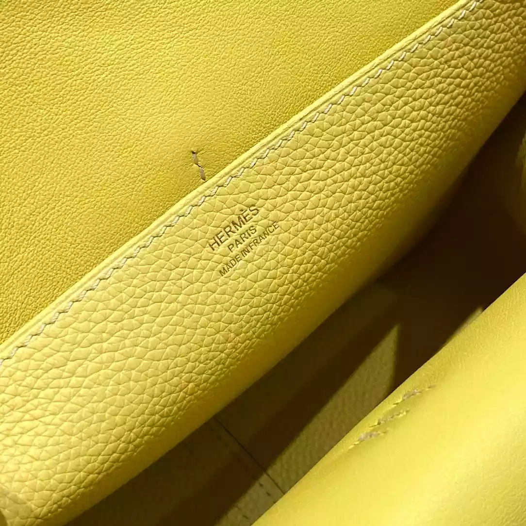 Hermes Halzan 25 Bag in Jaune Poussin Clemence Leather – HW089
