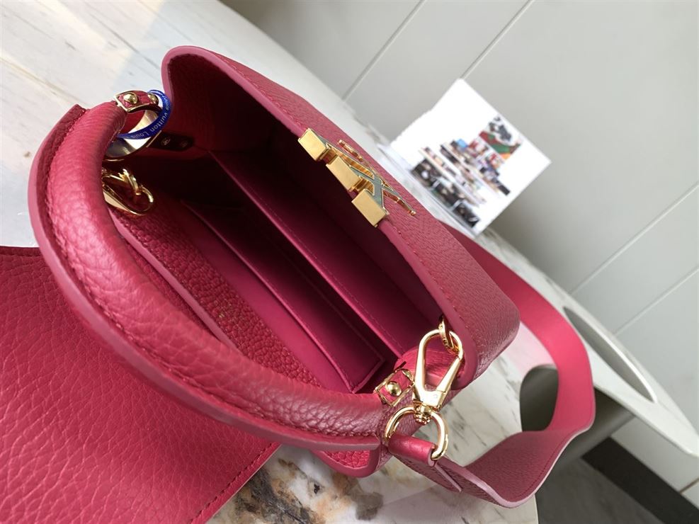 LOUIS VUITTON CAPUCINES MINI Red – LW047