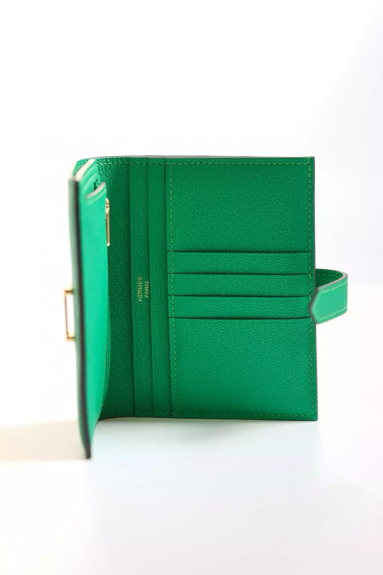 Hermes Bearn Compact Handmade Wallet in Bambou Chevre Mysore Goatskin – HW147