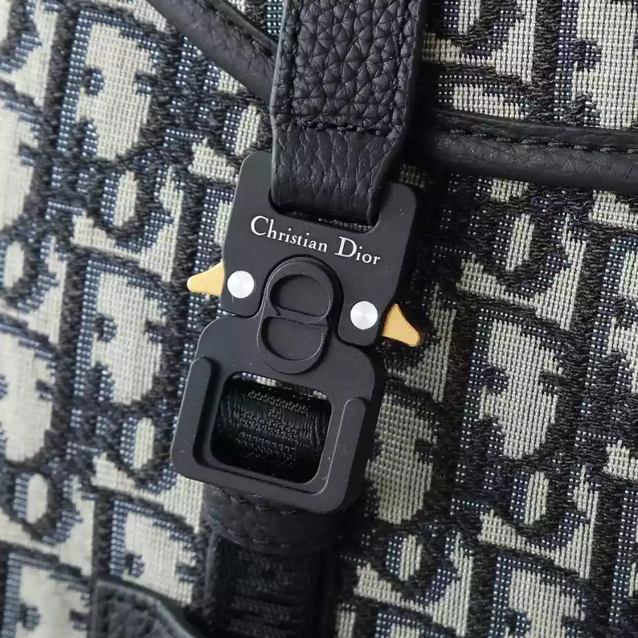 DIOR HIT THE ROAD BACKPACK WITH FLAP – DIO053