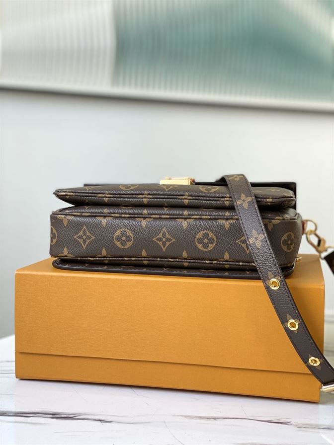 LOUIS VUITTON POCHETTE METIS MONOGRAM – LW022