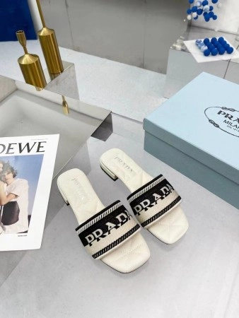 PRADA WOMEN’S EMBROIDERED FABRIC SLIDES – PSD084