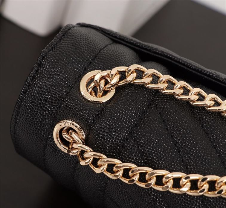 YSL ENVELOPE MEDIUM CHAIN BAG IN SUPPLE MATELASSÉ LEATHER – YB036