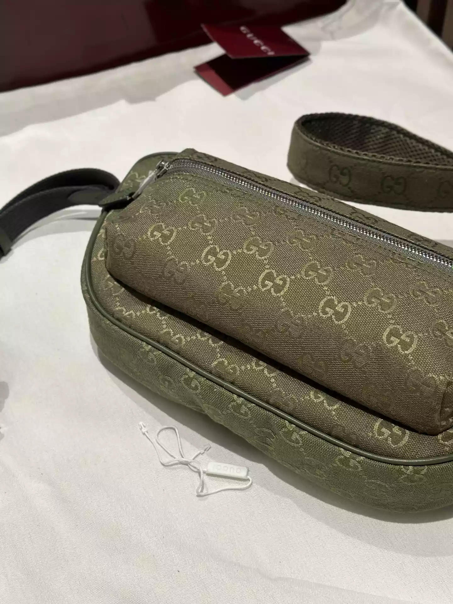 Ophidia small slingbag in Beige GG Canvas – BG065