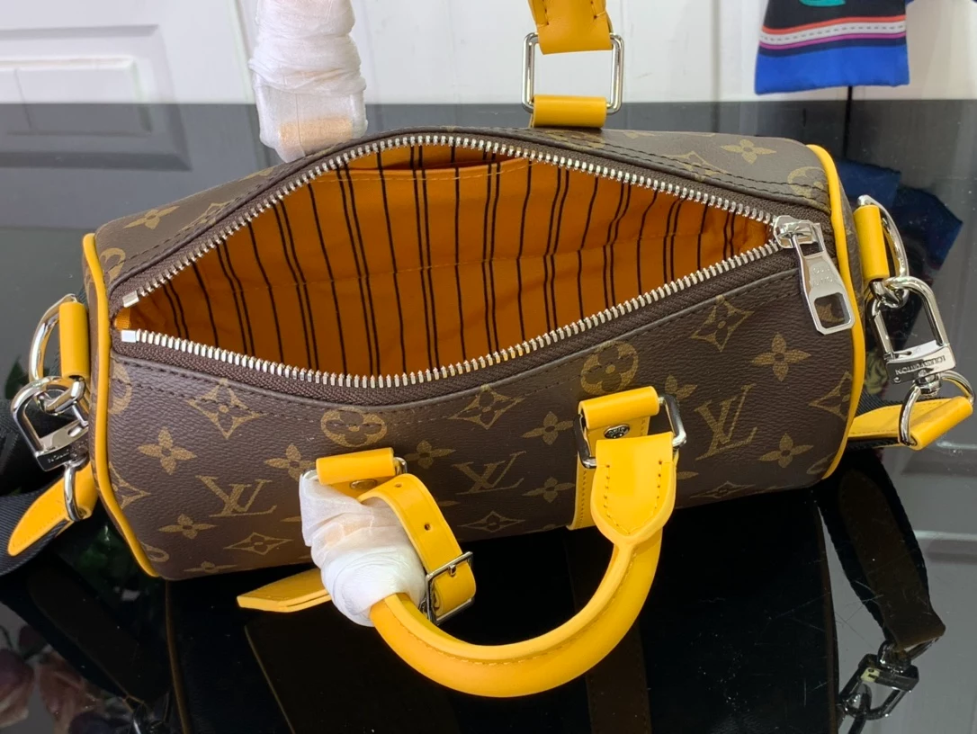 Louis Vuitton Keepall Bandoulière 25 – LW198
