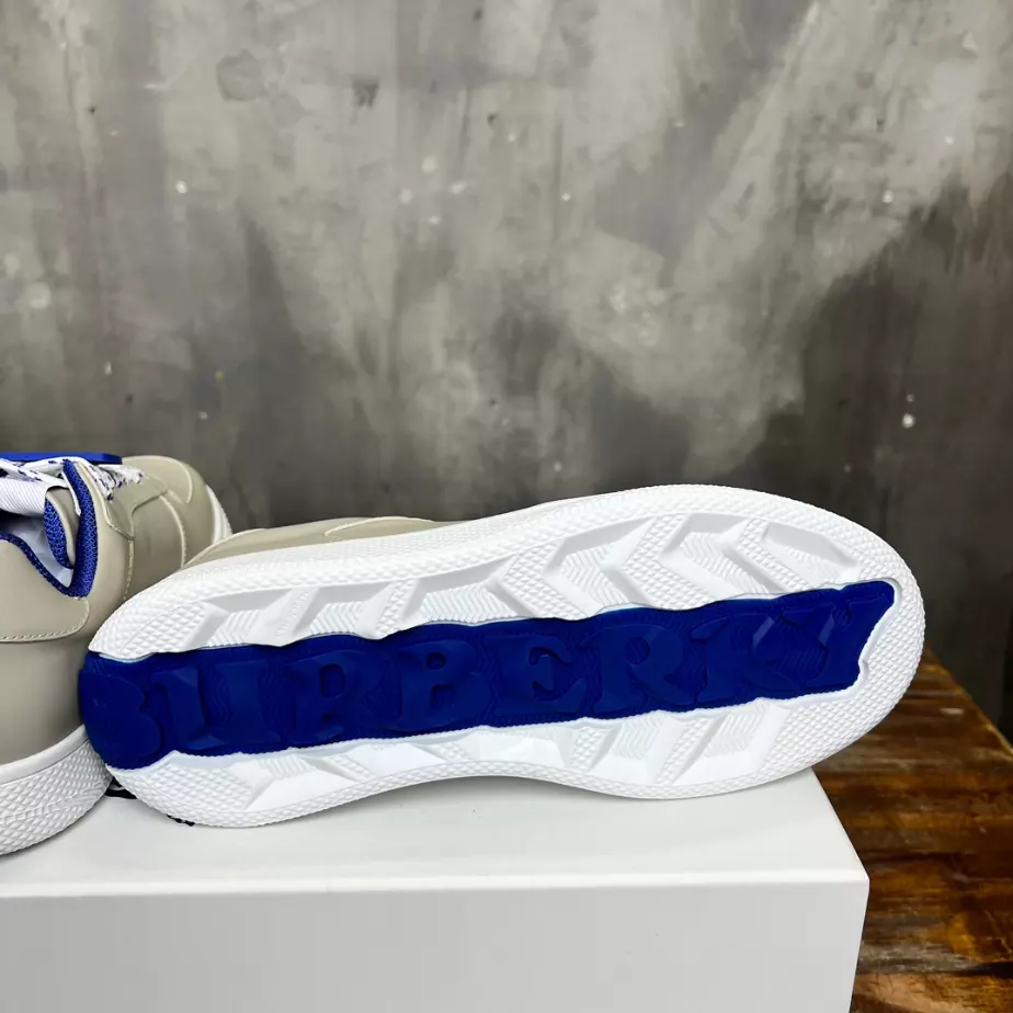 BURBERRY LEATHER SNEAKERS – BBR078