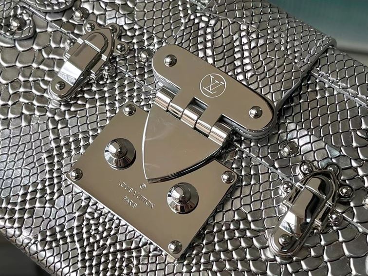 LOUIS VUITTON PETITE MALLE CROCODILIEN MAT – LW068