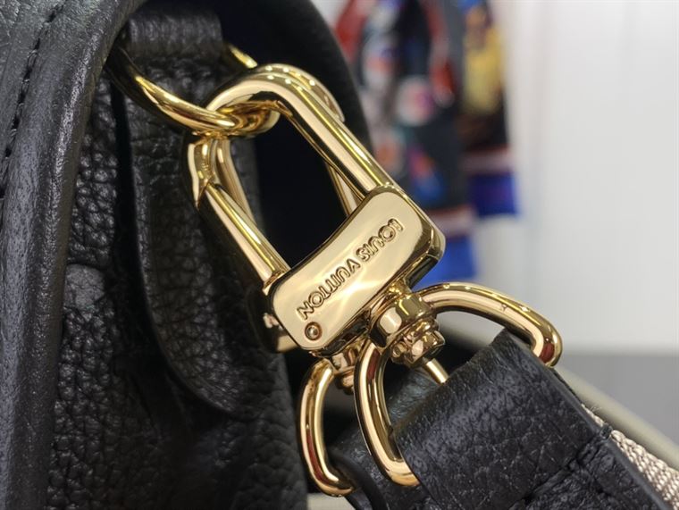 LOUIS VUITTON DIANE MONOGRAM EMPREINTE – LW115