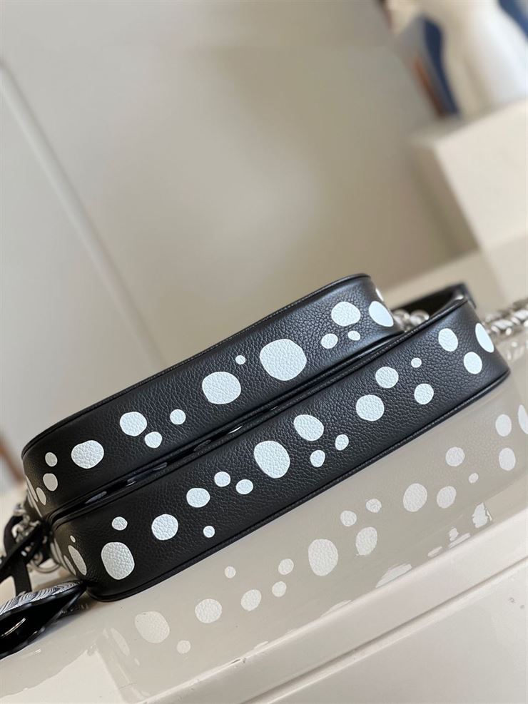 LOUIS VUITTON LV X YK MULTI POCHETTE ACCESSOIRES MONOGRAM EMPREINTE – LW077