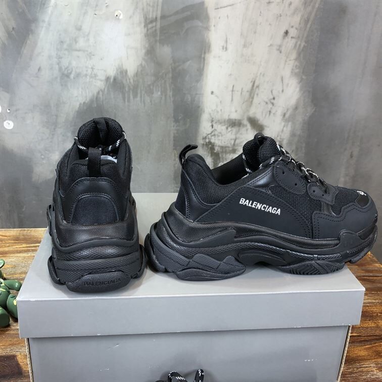 BALENCIAGA TRIPLE S FULL BLACK – BLA011