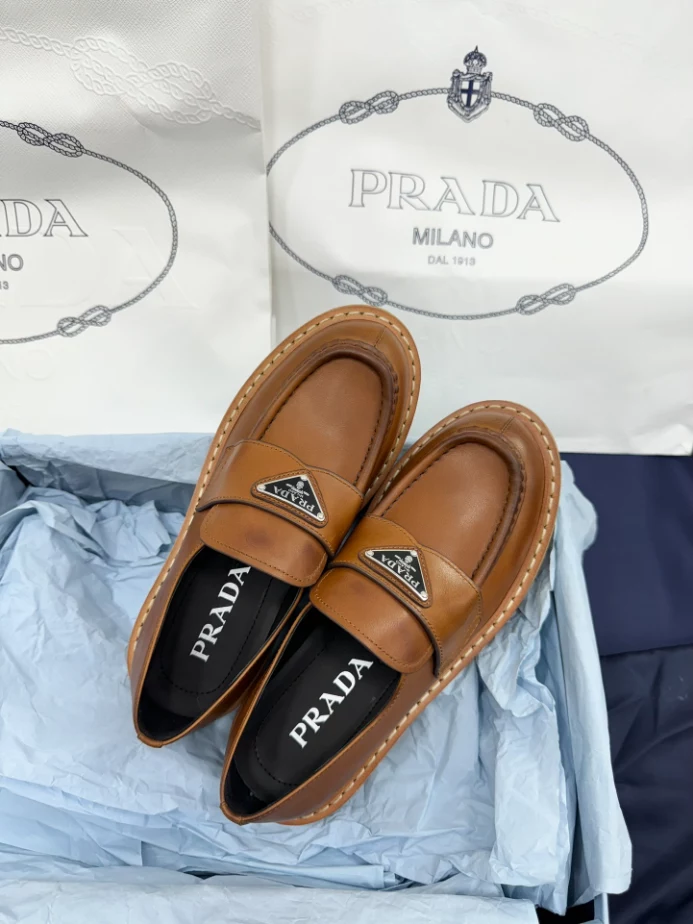 Prada Leather Loafers – PRL014