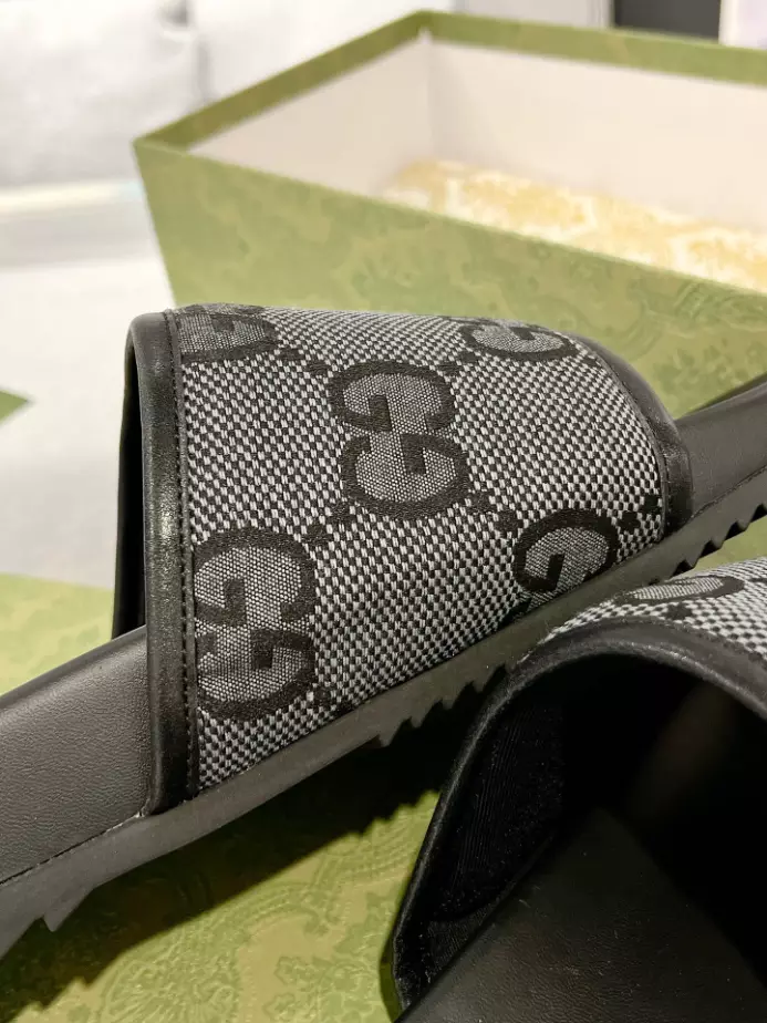 GUCCI MEN’S SLIDE SANDAL – GSL064