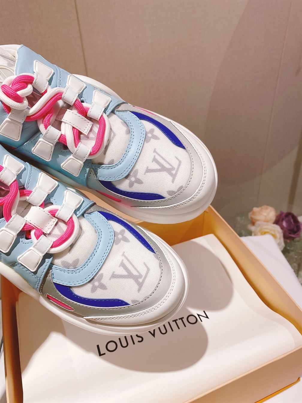 LOUIS VUITTON ARCHLIGHT TRAINERS – LVS100