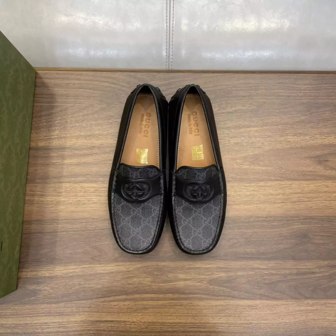 MEN’S INTERLOCKING G DRIVER BLACK LEATHER – GL104