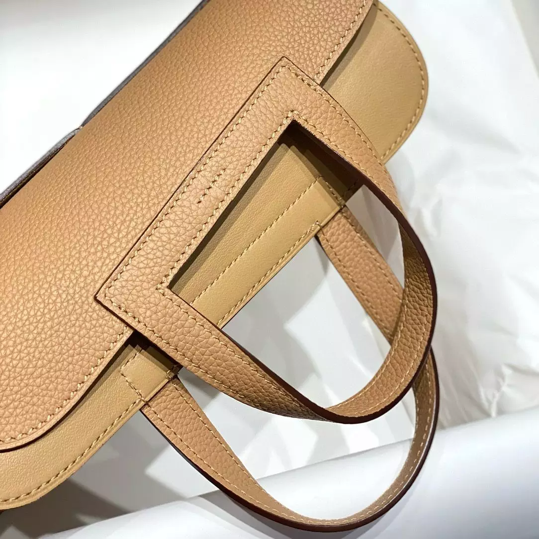 Hermes Halzan 25 Bag in Chai Clemence Leather – HW093