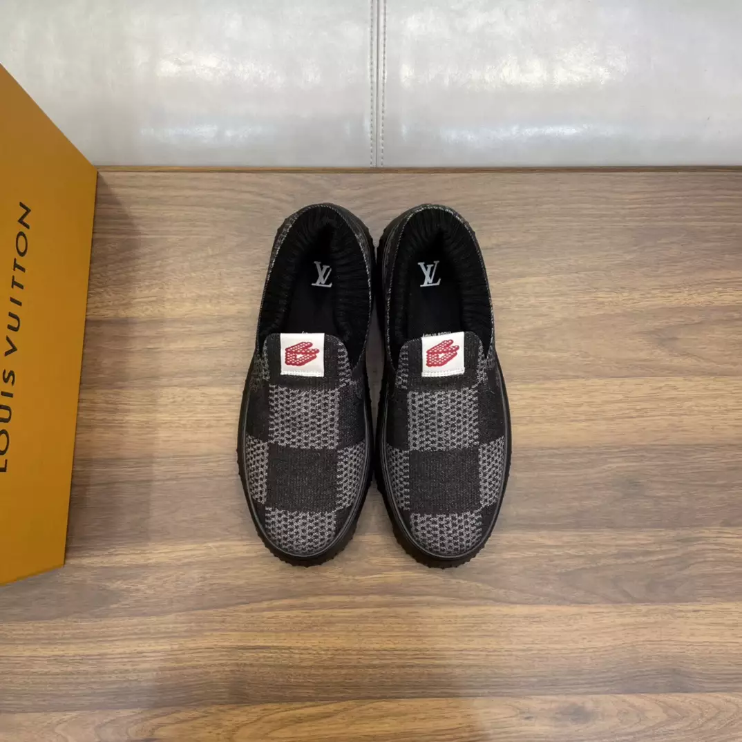 SPACE LANDER SLIP ON IN BLACK – VL059