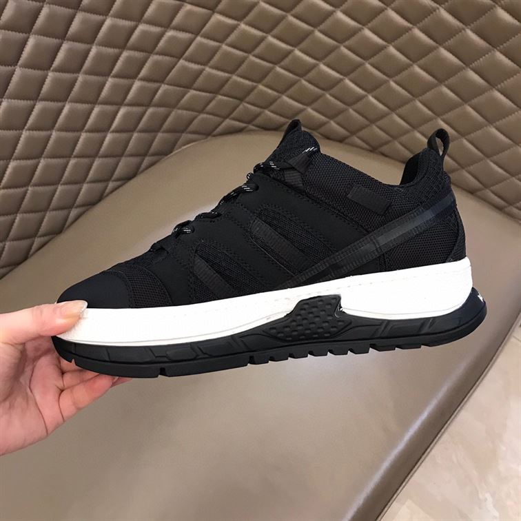 BURBERRY UNION SNEAKERS – BBR017