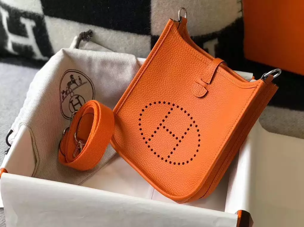 Hermes Evelyne III TPM Bag In Orange Clemence Leather – HW051