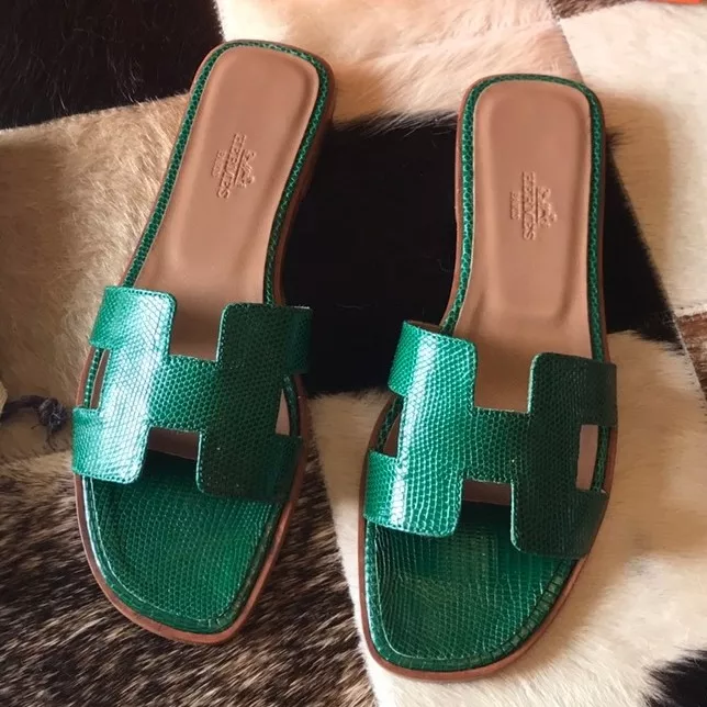 HERMES ORAN SLIDE SANDALS IN GREEN LIZARD LEATHER – HMSD110