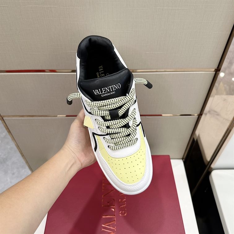 VALENTINO ONE STUD XL NAPPA LEATHER LOW-TOP SNEAKER – VN008