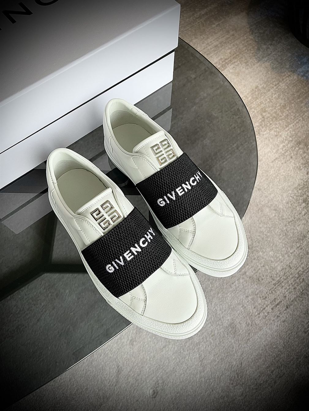 GIVENCHY SNEAKERS WITH ELASTIC BAND – GVC001