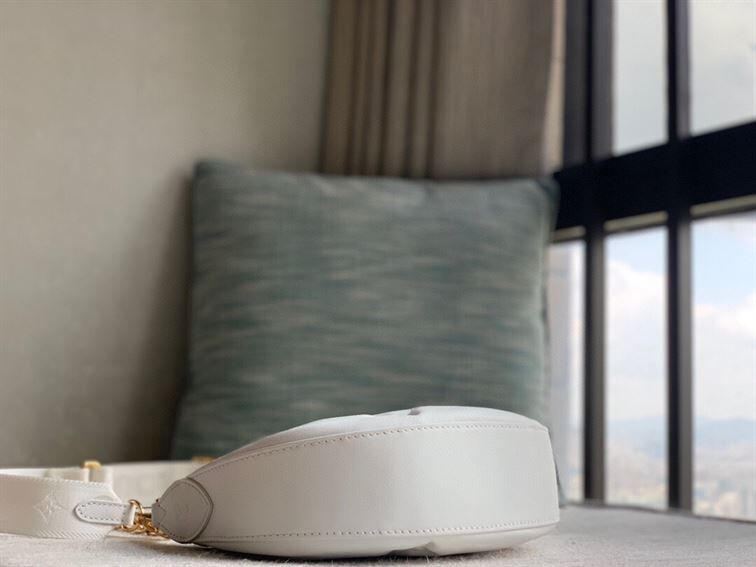 LOUIS VUITTON OVER THE MOON White – LW009