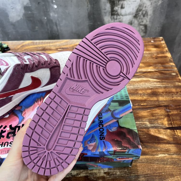 NIKE SB DUNK LOW SNEAKER – NSN007