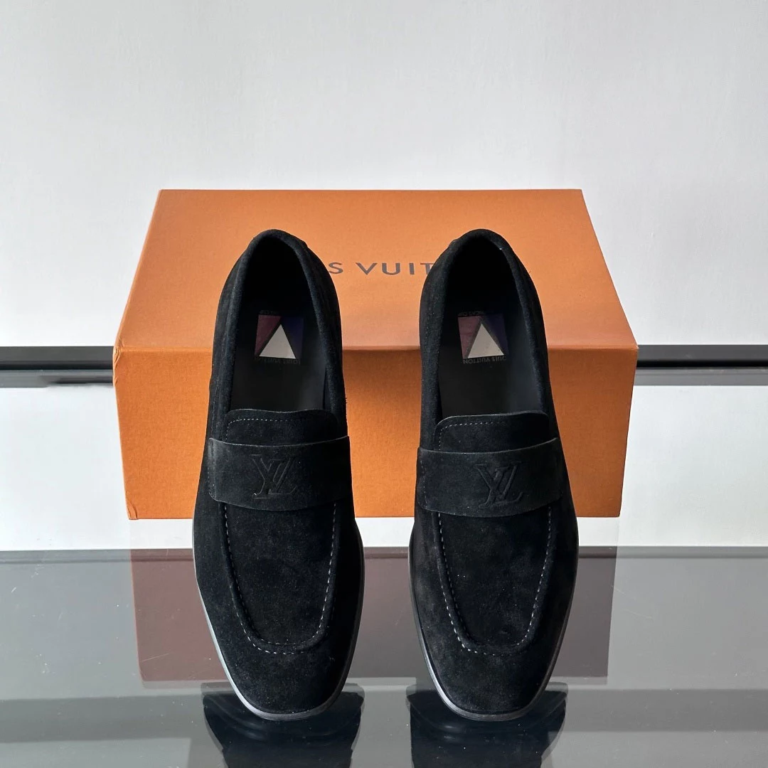 GLOVE LOAFERS IN BLACK – VL056