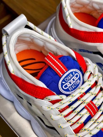 VERSACE WOMEN’S CHAIN REACTION SNEAKERS WITH NEOPRENE PRINTED – VSS022