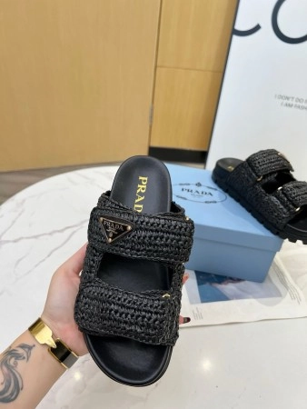 PRADA WOMEN’S CROCHET SANDALS IN BLACK RAFFIA – PSD025