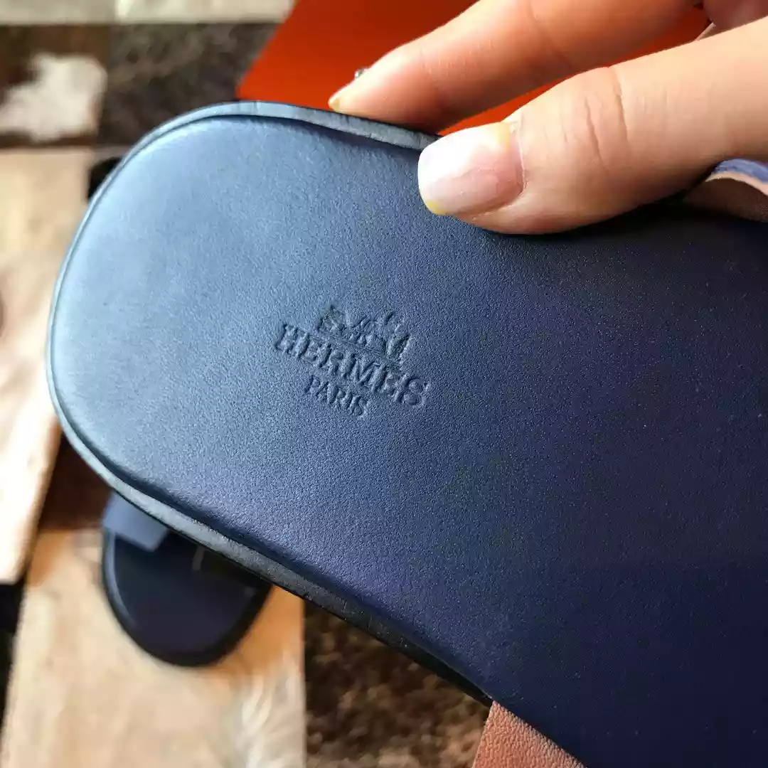 HERMES MEN’S IZMIR SANDALS IN BLUE SAPHIR EPSOM CALFSKIN – HMSD024