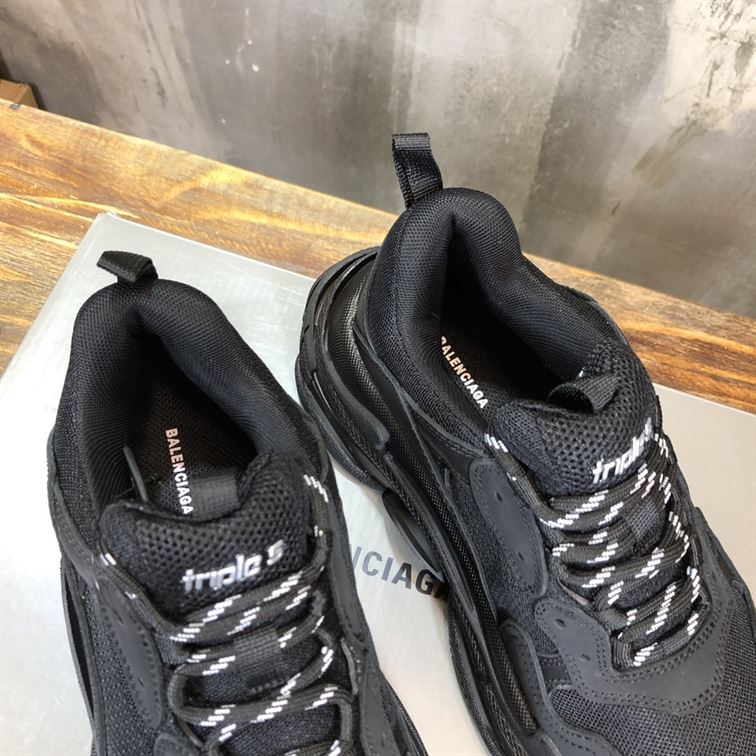 BALENCIAGA TRIPLE S FULL BLACK – BLA011