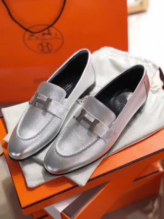 Hermes Women’s Paris Loafers In Silver Metallic Goatskin – HM082