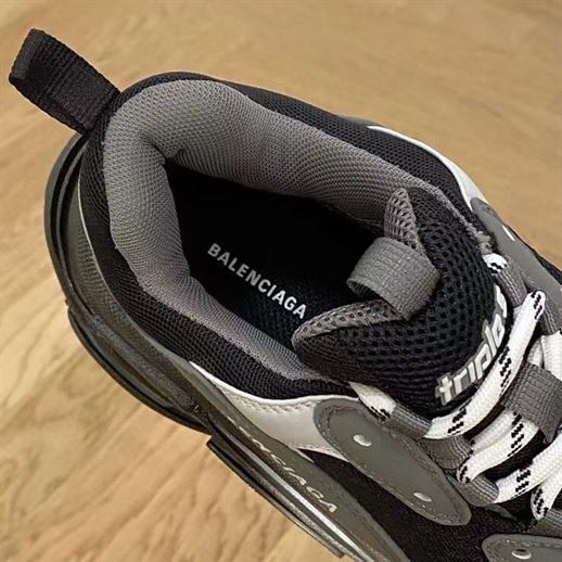 BALENCIAGA TRIPLE S GREY BLACK – BLA059