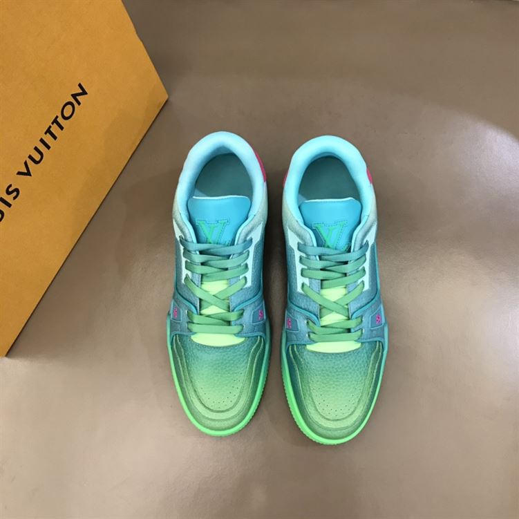 LOUIS VUITTTON TRAINER SNEAKERS IN GREEN GRAINED CALF LEATHER – LVS002